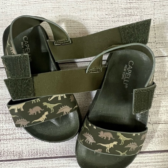 Capelli New York Dinosaur Sandals Toddler Size 7 NWOT Velcro Strap Green - Picture 4 of 4
